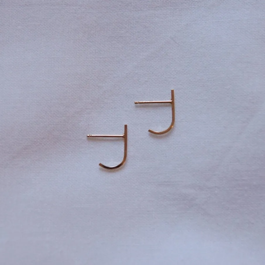 J Hook Huggie Stud Earring - Solid 14kt