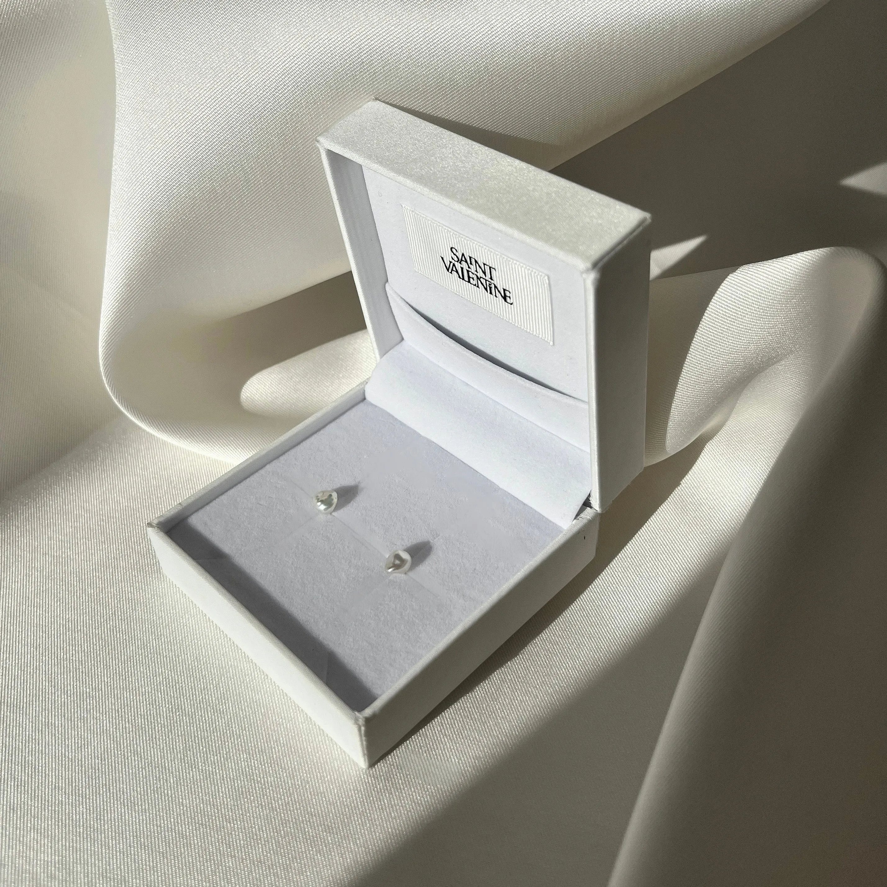 Mara Keshi Pearl Studs - Gold