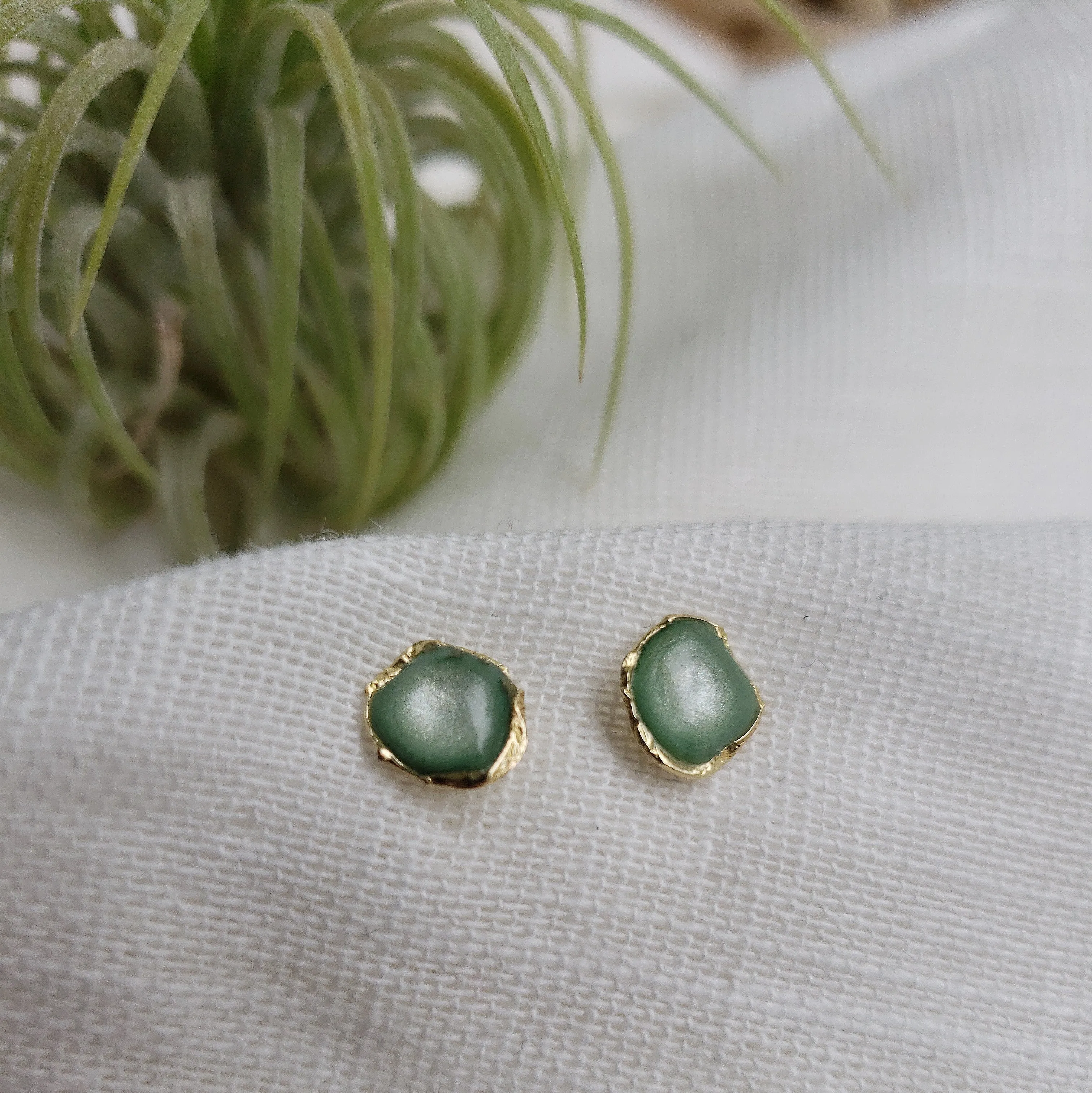 Reticulated Enamel Studs - Mint