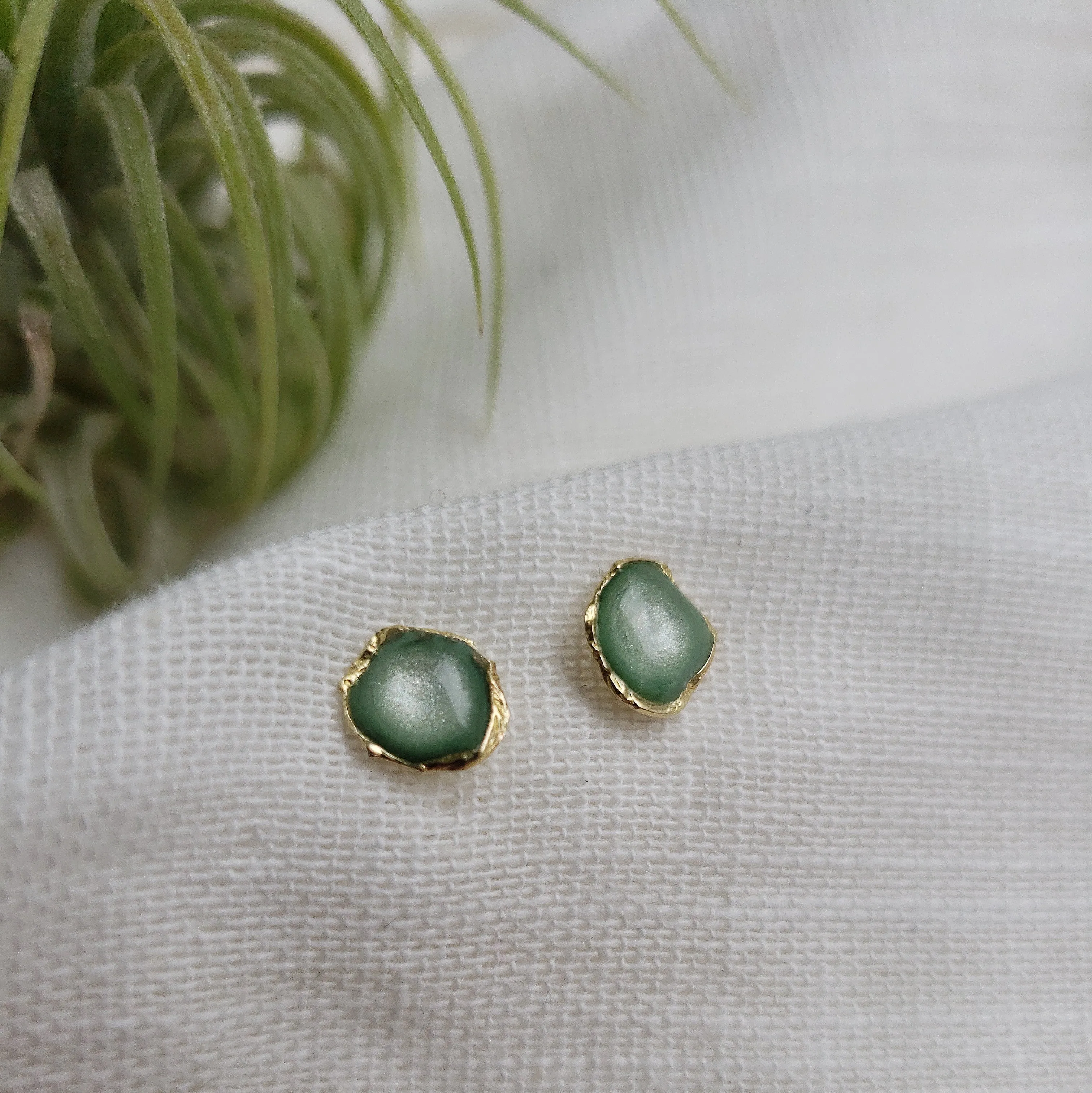 Reticulated Enamel Studs - Mint