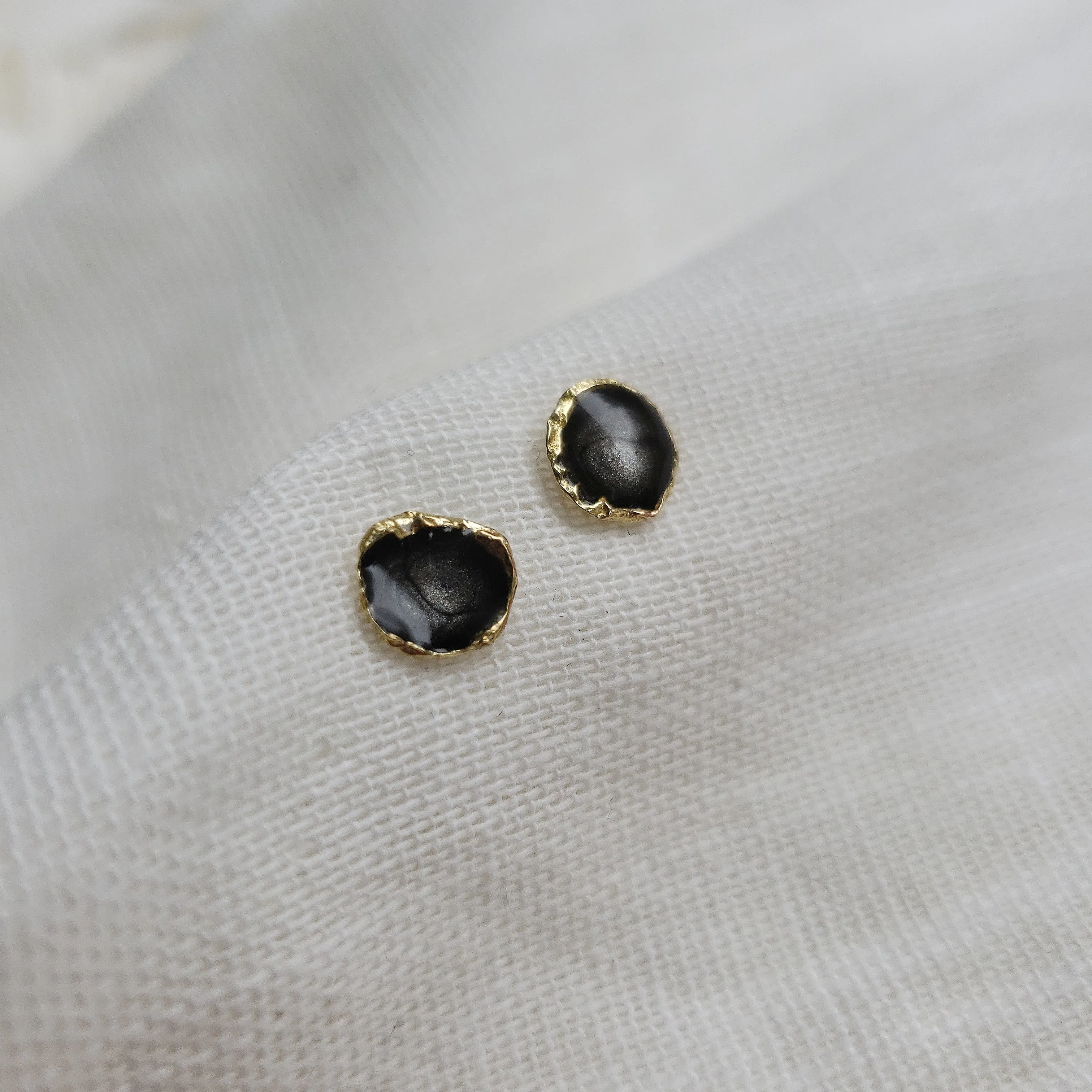 Reticulated Enamel Studs - Onyx